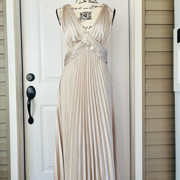 WHBM $220 Satin Pleated Midi Dress - Picture 8 of 11